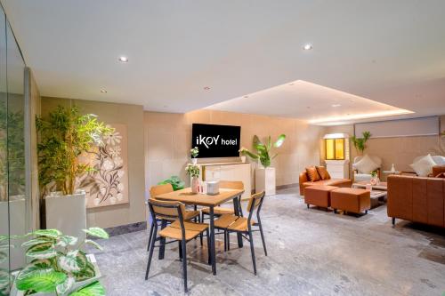 Hotel IKOY A Luxury Boutique Near Ashok Vihar & Model Town photo 4