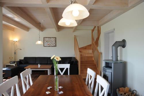 Cottage (6 Adults) image 9