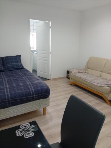 Petit studio - Location saisonnière - La Souterraine