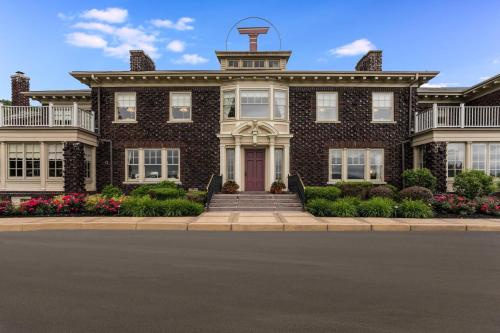 Traditions Hotel & Spa Johnson City - Binghamton, an Ascend Collection Hotel