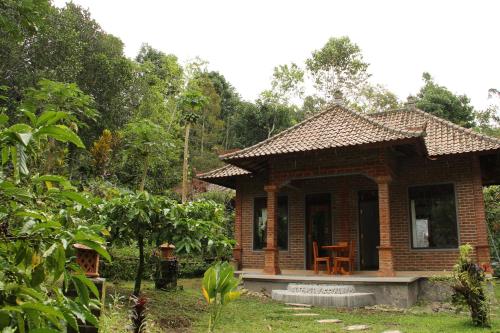 Dina Home Stay at Desa Wisata Wongayagede