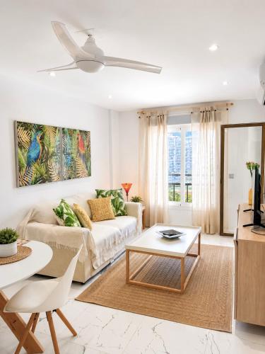 Apartamento con terrazas y vistas al mar