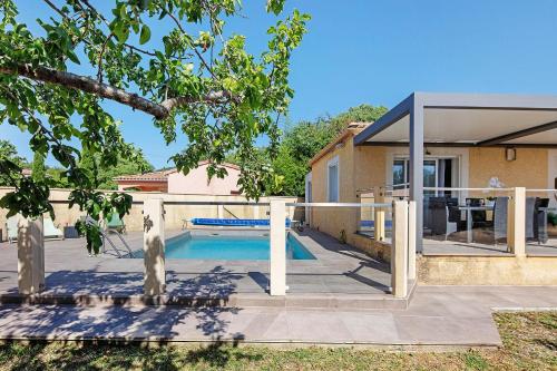 Maison Avec Piscine À Anduze Calme - Location, gîte - Anduze