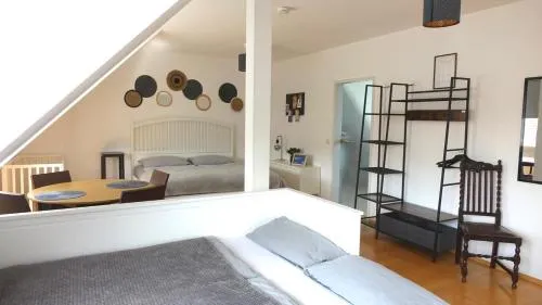 BRIGHT by Interior Apartments - Familien App für 4 Personen & Kinderbett - Gartennutzung- Ausblick zum Herkules - nahe ICE-Bahnhof & UNESCO Weltkulturerbe Herkules & Schloss Wilhelmshöhe in Kassel, Deutschland