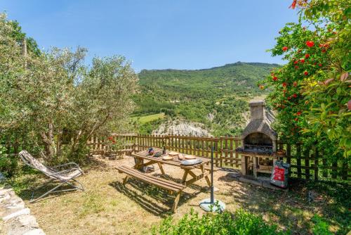 Le Frêne - La Ferme Des Aygues (Le Frene - La Ferme Des Aygues) in Montaulieu