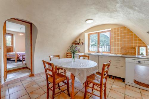 Le Frêne - La Ferme Des Aygues (Le Frene - La Ferme Des Aygues) in Montaulieu