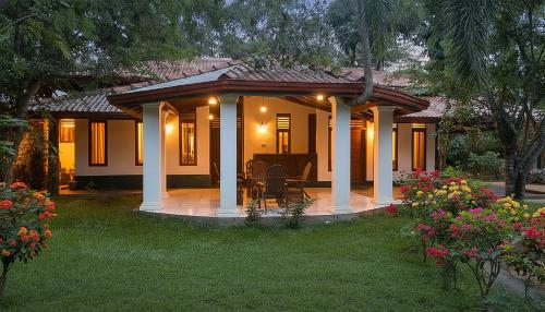 Kingfisher Resort & Retreat Sigiriya, Sigiriya