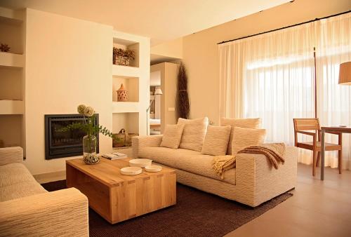 Aldea Roqueta Hotel Rural in Els Ivarsos