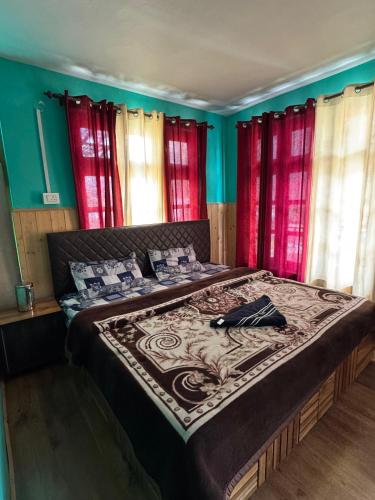 Radhakrishna Homestay in Gharakar