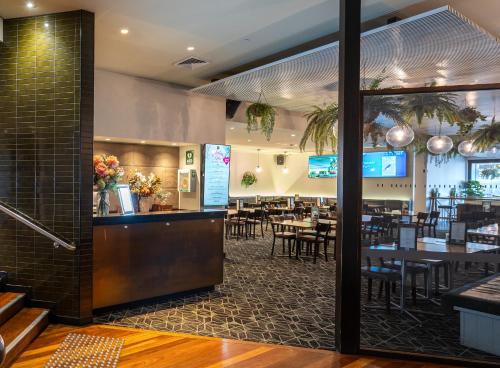 Restaurant, Camden Hotel Suites in South Western Sydney