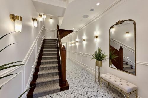 Entrance, Camden Hotel Suites in South Western Sydney
