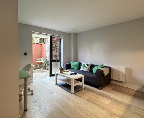 Boutique Exeter Apartment with Paid Parking on Street in Exeter Central