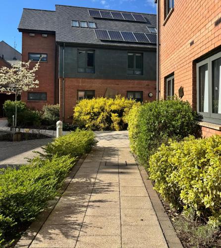 Boutique Exeter Apartment with Paid Parking on Street in Exeter Central