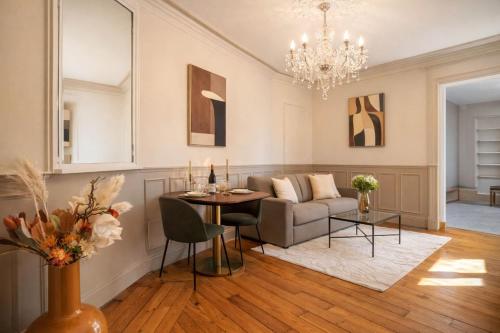 Trocadero - Elegant apartment with lift