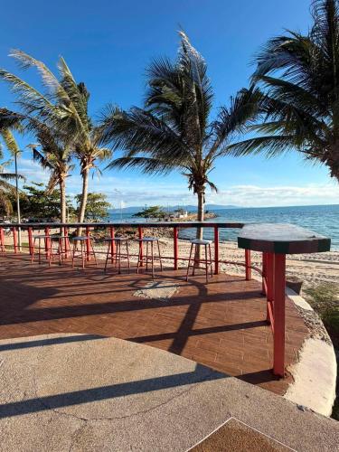 Pub/Lounge, SWIMS! a Social Beach Resort in Ko Phangan
