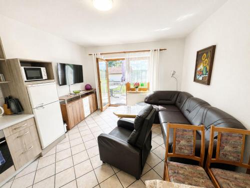 2 bedrooms, 4 beds