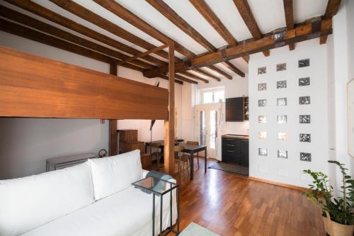 Elegant Navigli View Loft