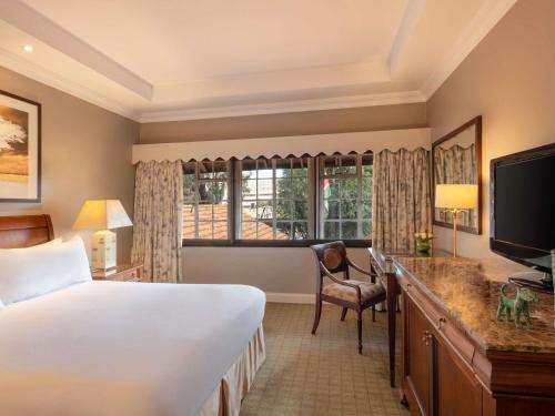 Fairmont The Norfolk Room Type - Fairmont Queen Room