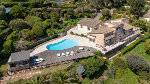 Grande Villa proche Sophia avec magnifique vue mer