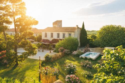 Maison Tara verte au Mas Montredon chambre d'hôte Villeneuve