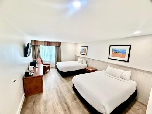 2 queen beds