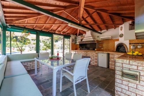 設施, Nature Grand Estate - Spacious Villa with Pool in 帕諾爾莫斯