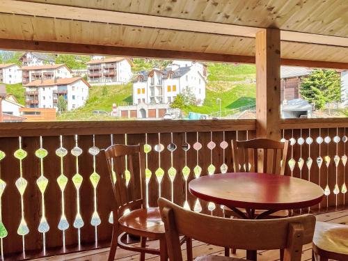Balcony/terrace, Apartment Charmante und neu gebaute Ferienwohnung Teja by Interhome in Ftan