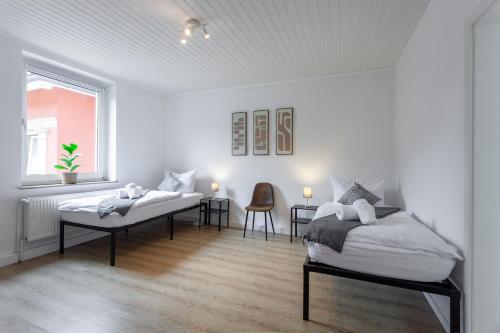 3 bedrooms, 6 beds