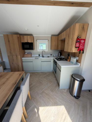 Kitchen, Inverbeg Holiday Park in Inverbeg