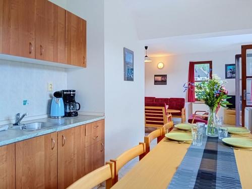 Konyha, Holiday Home Green Valley Park Stárkov 14 by Interhome (Holiday Home Green Valley Park Starkov 14 by Interhome) in Stárkov