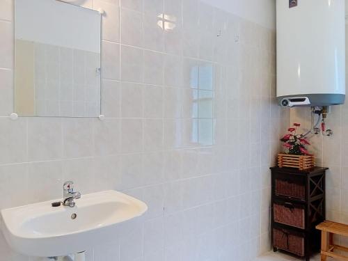 Fürdőszoba, Holiday Home Green Valley Park Stárkov 14 by Interhome (Holiday Home Green Valley Park Starkov 14 by Interhome) in Stárkov