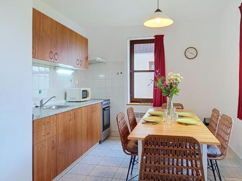 Konyha, Holiday Home Green Valley Park Stárkov 10 by Interhome (Holiday Home Green Valley Park Starkov 10 by Interhome) in Stárkov