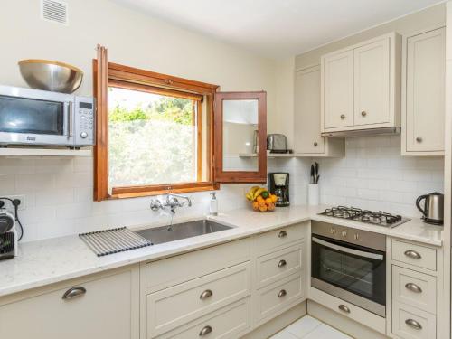 virtuve, Holiday Home Mas Rovira 8 by Interhome in Bellcaire d'Emporda
