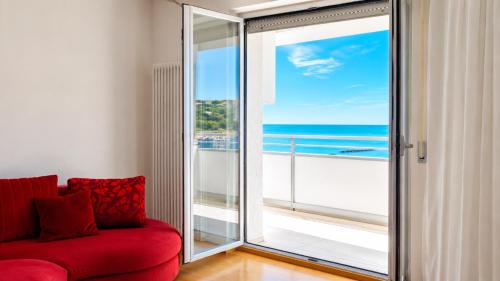 Surrounding environment, SkyMare - Beachfront Sea View Apartment in Porto San Giorgio
