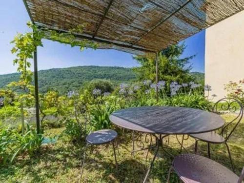 Appartement Confortable Au Bar-sur-loup 40 M² Avec Jardin Privatif - Grasse