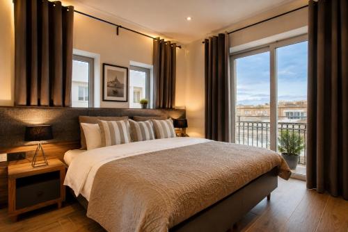 Double or twin room, deluxe, balcony