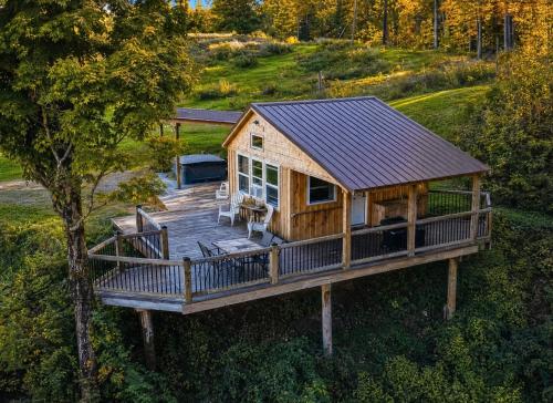 Cabin Getaway - Hot Tub, Scenic Views, Hiking in Clinton (NY)