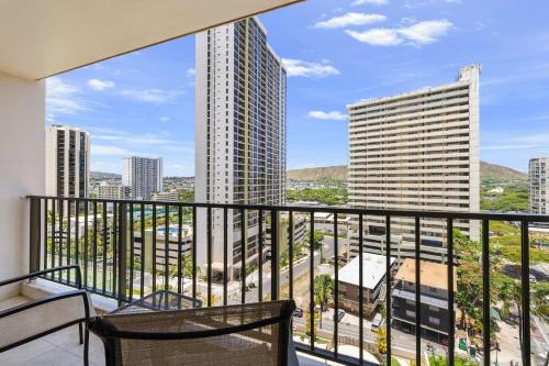 Spacious 14th Floor Corner Suite Partial Diamond Head and Ocean Views FREE Parking! - image 5