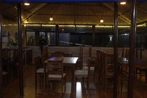 Restaurant, Mantrik Resort in Sri Niketan