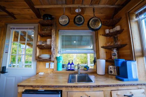 Cabin Getaway - Hot Tub, Scenic Views, Hiking in Clinton (NY)