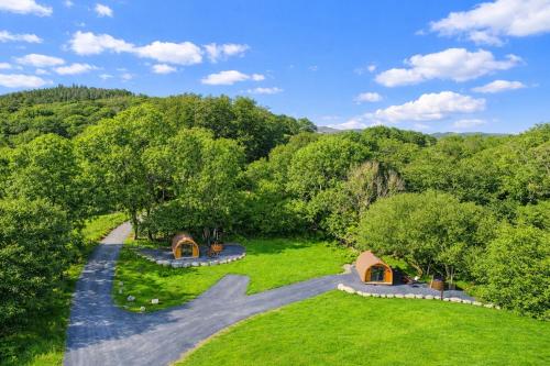 Mountain View Cabin with Private Hot Tub Snowdonia in Pen-y-bryn