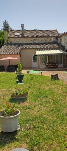 Les Champs de Saint Pierre gîte à louer Damazan