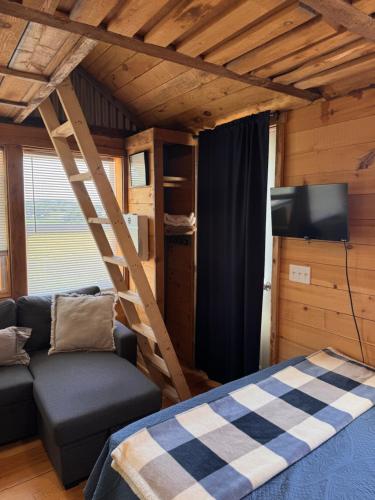 Cabin Getaway - Hot Tub, Scenic Views, Hiking in Clinton (NY)