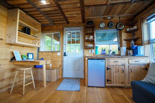 Cabin Getaway - Hot Tub, Scenic Views, Hiking in Clinton (NY)