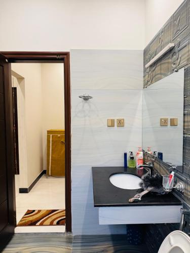 F10 Executive Guest House - image 3