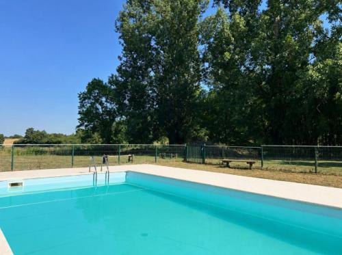 Swimming pool, Gites de Bourserois in Marsac (Poitou-Charentes)