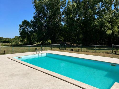 Swimming pool, Gites de Bourserois in Marsac (Poitou-Charentes)