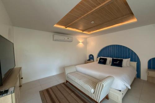 Costa Village Jacuzzi Bangsaray Room Type - Premier Studio