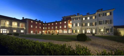 Castello di Morozzo Guest House in Morozzo
