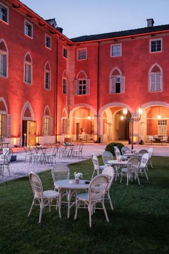 Castello di Morozzo Guest House in Morozzo